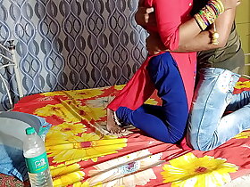 अपनी शादी शुदा स्टूडेंट को उसके घर जाकर चोदा - साफ़ हिन्दी आवाज मे - भाग 1