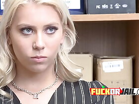 Channel's pussy gets in ruins wide of guard's broad in the beam cock